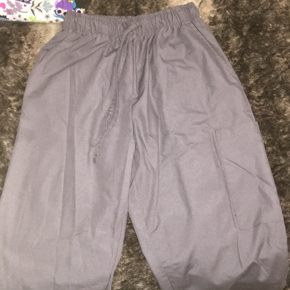 Lightly used scrubs - Picture 6 of 7